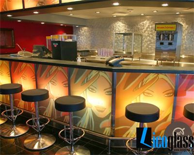 TRANH KÍNH QUẦY BAR KARAOKE 